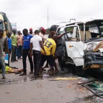 Bus-truck crash kills 20 in southwest Nigeria – Namibia Daily News