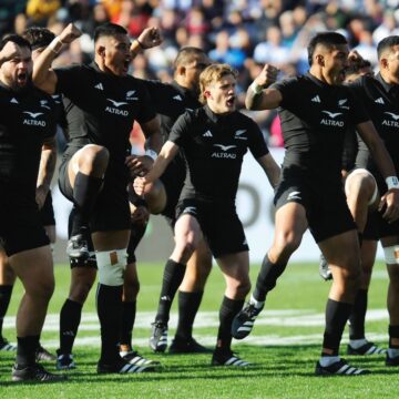 Fast-starting New Zealand overwhelm Argentina with seven tries