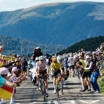 Vingegaard virtually assures back-to-back Tour de France triumphs