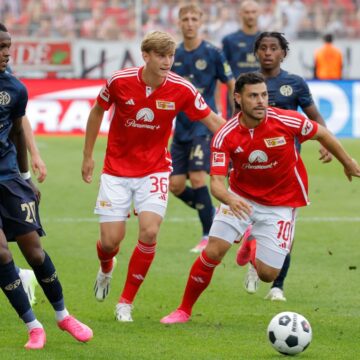 Behrens hat-trick fires stellar Union past Mainz