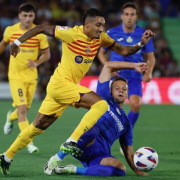 Getafe frustrate Barca as both sides see red in goalless draw