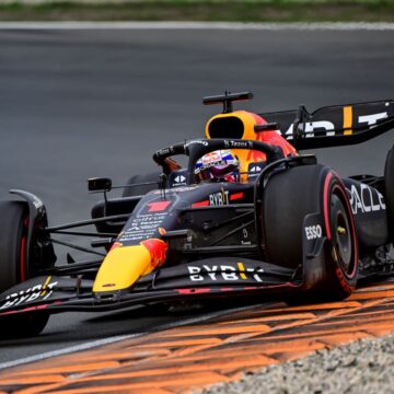 Verstappen closes in on title after Japanese Grand Prix romp