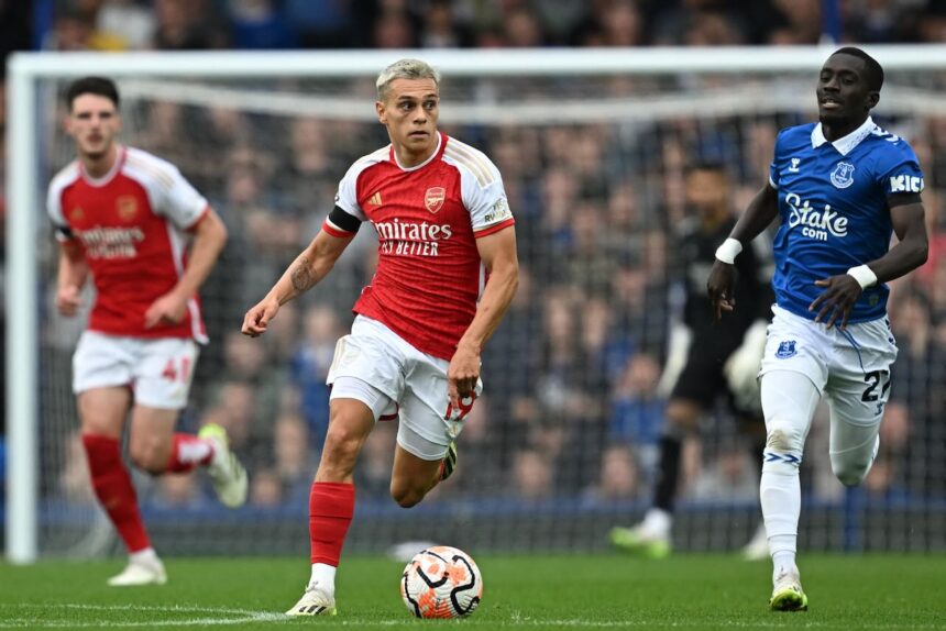 Trossard strikes as Arsenal end Everton curse