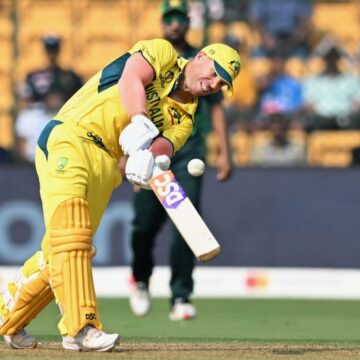 Maxwell, Warner star as Australia hand Dutch record World Cup rout