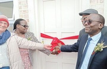 First major government building opened at Wlotzkasbaken.