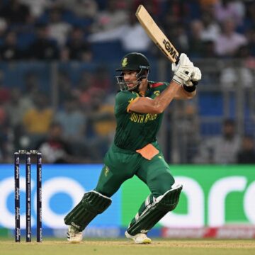 SA break Pakistan hearts with one-wicket World Cup win