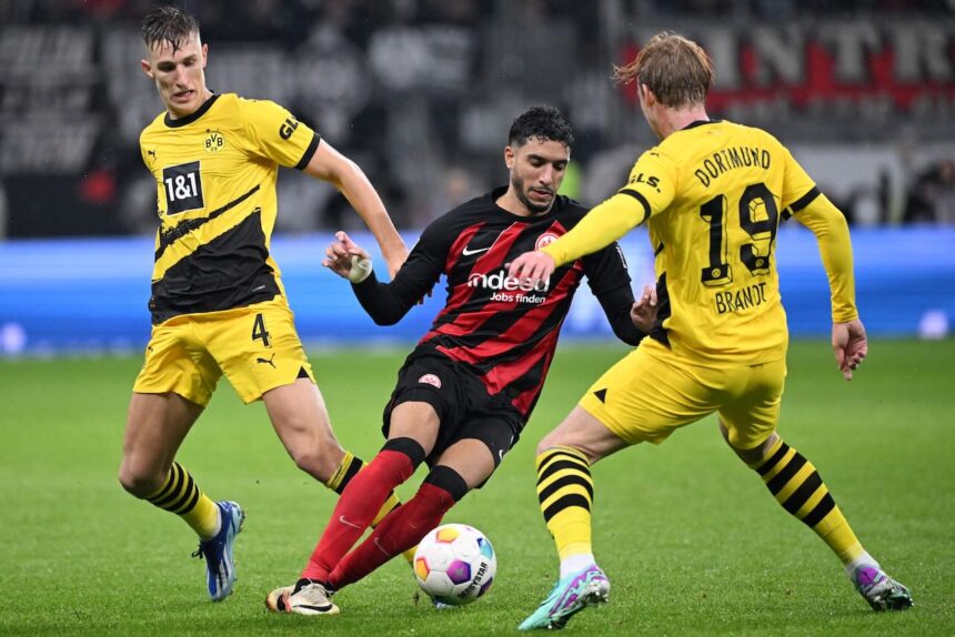 Brandt strikes late for Dortmund as Leverkusen stay top