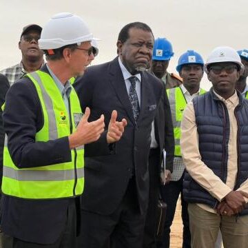 President Geingob visits Namibia’s first green hydrogen plant