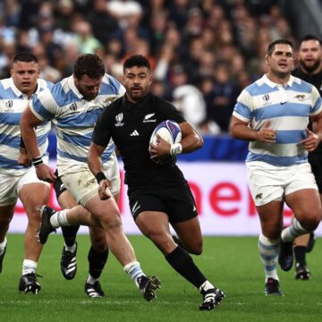 New Zealand into Rugby World Cup final after outclassing Argentina