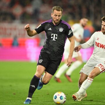 Kane extends scoring run as Bayern ease past Cologne