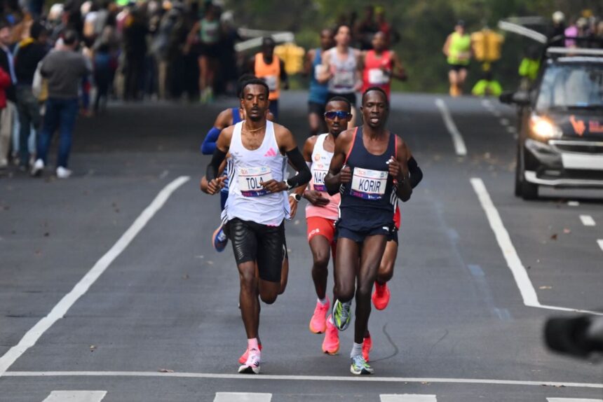 Tola powers to New York Marathon win, Obiri pips Gidey