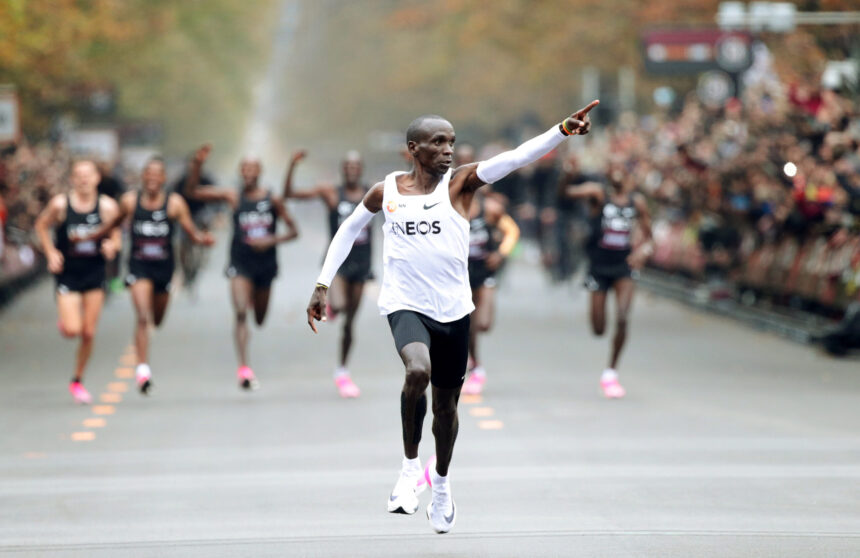 Kenyan marathon aces Kipchoge and Kiptum to go head-to-head in Paris