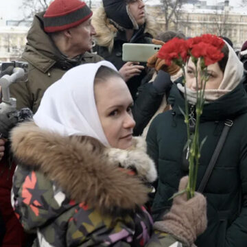 ‘Send back our husbands’ – Russian women in rare protest