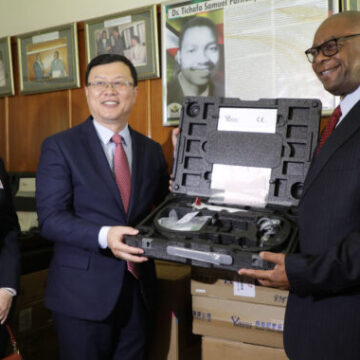 China, Zimbabwe sign agreement on cataract surgery program – Namibia Daily News