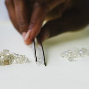 DeBeers’ diamond production in Namibia falls by 4% – Business Express