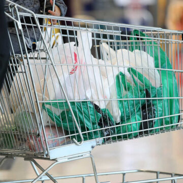 Govt cracks down on plastic bag overpricing