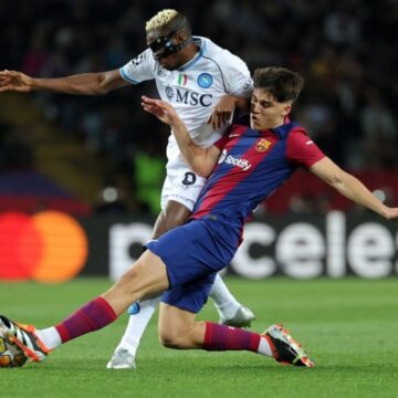 Barcelona beat Napoli to reach Champions League quarter-finals