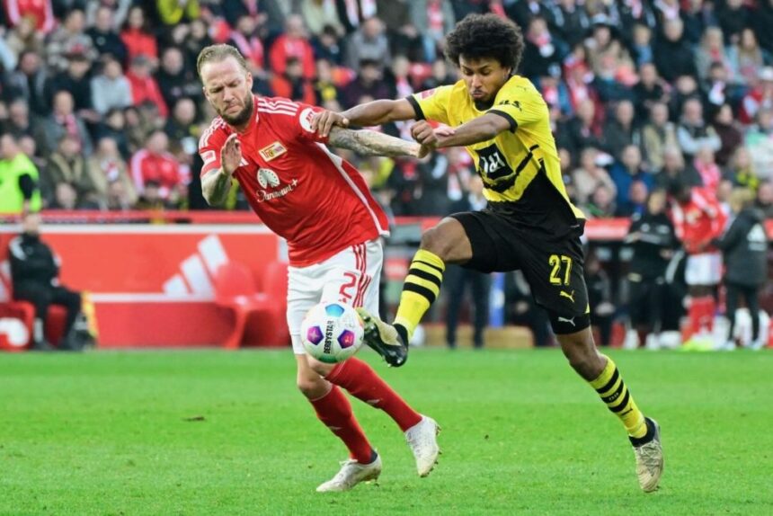 Dortmund, Leipzig win as Champions League race tightens