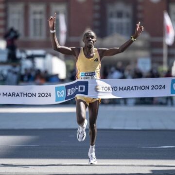 Kipchoge struggles to 10th place as Kipruto wins Tokyo Marathon