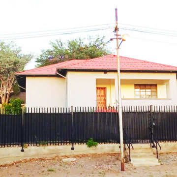 Special Veteran: Govt gives late minister’s wife N$3m house – News