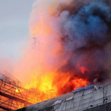 Copenhagen’s historic stock exchange in flames – News