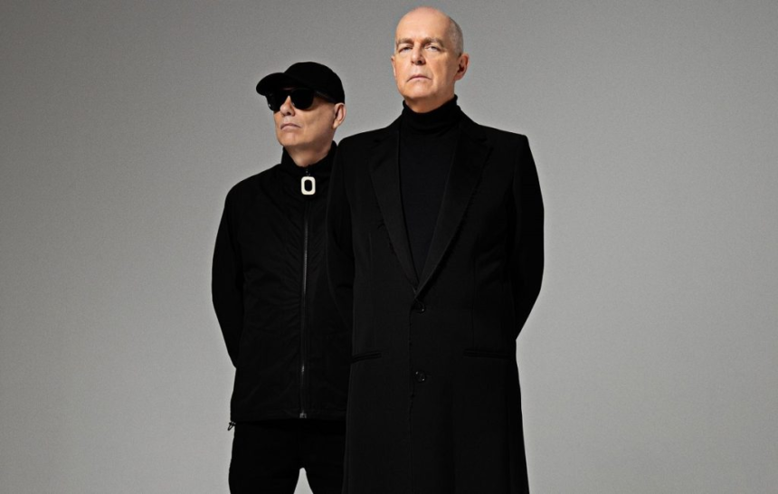 Pet Shop Boys kondig nuwe musiek en ook ‘n fyn porselein-teestel aan ter viering van 40 jaar