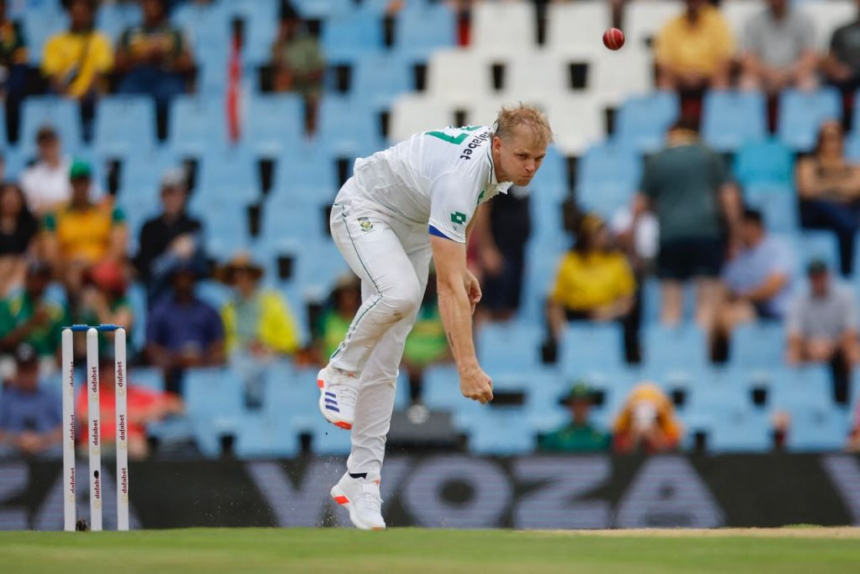 Paterson, Bosch give South Africa edge over Pakistan in first Test